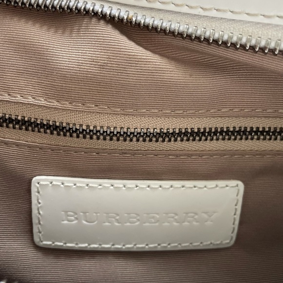 BURBERRY Patent Supernova Check Stars Small Hernville Hobo - Picture 5 of 8